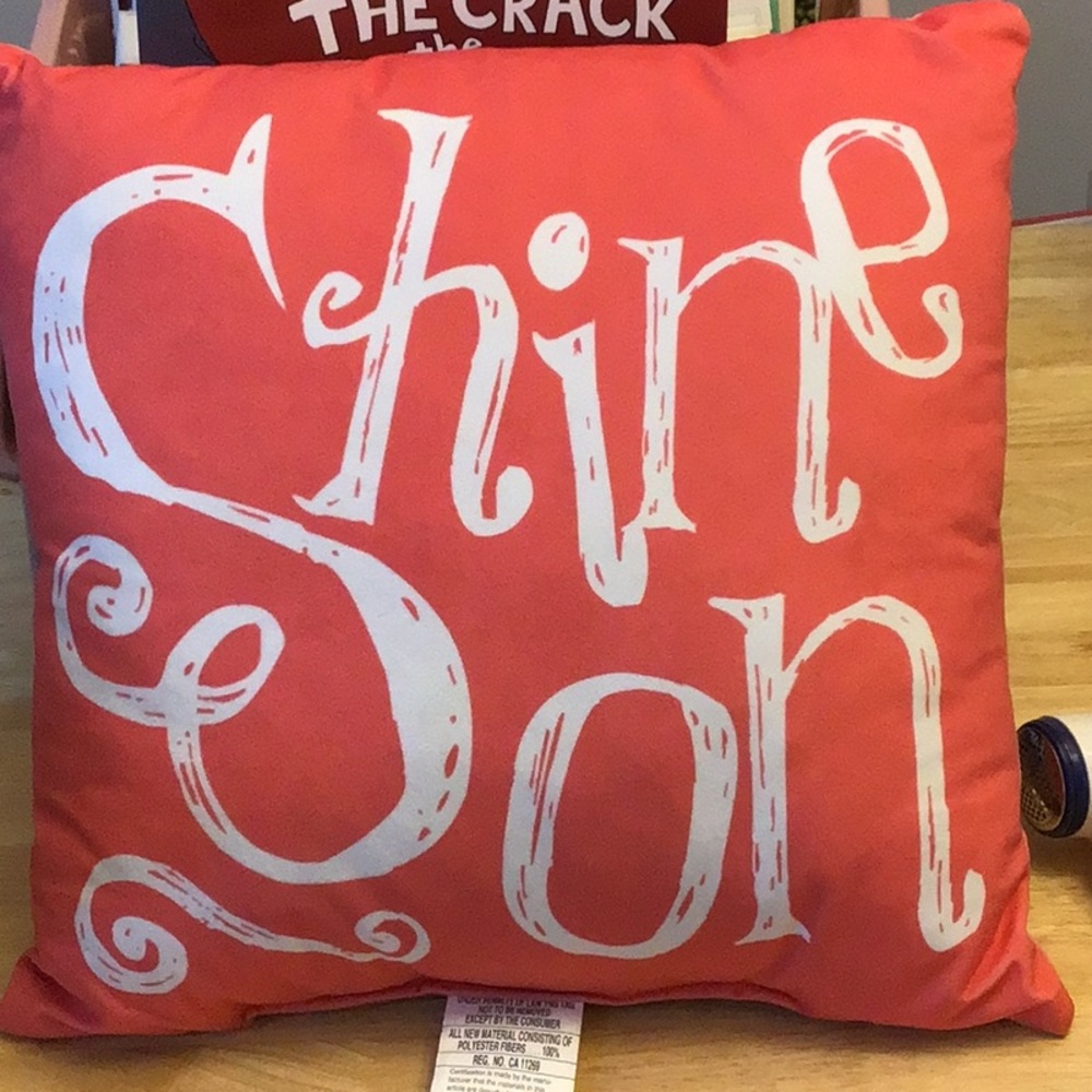 🍀2/10.00 🍀Shine on decor pillow 18” square clean,like new, tag on, coral color